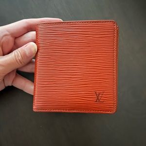 *FIRM* Authentic Louis Vuitton Epi Porte Billets 6 Bifold Wallet